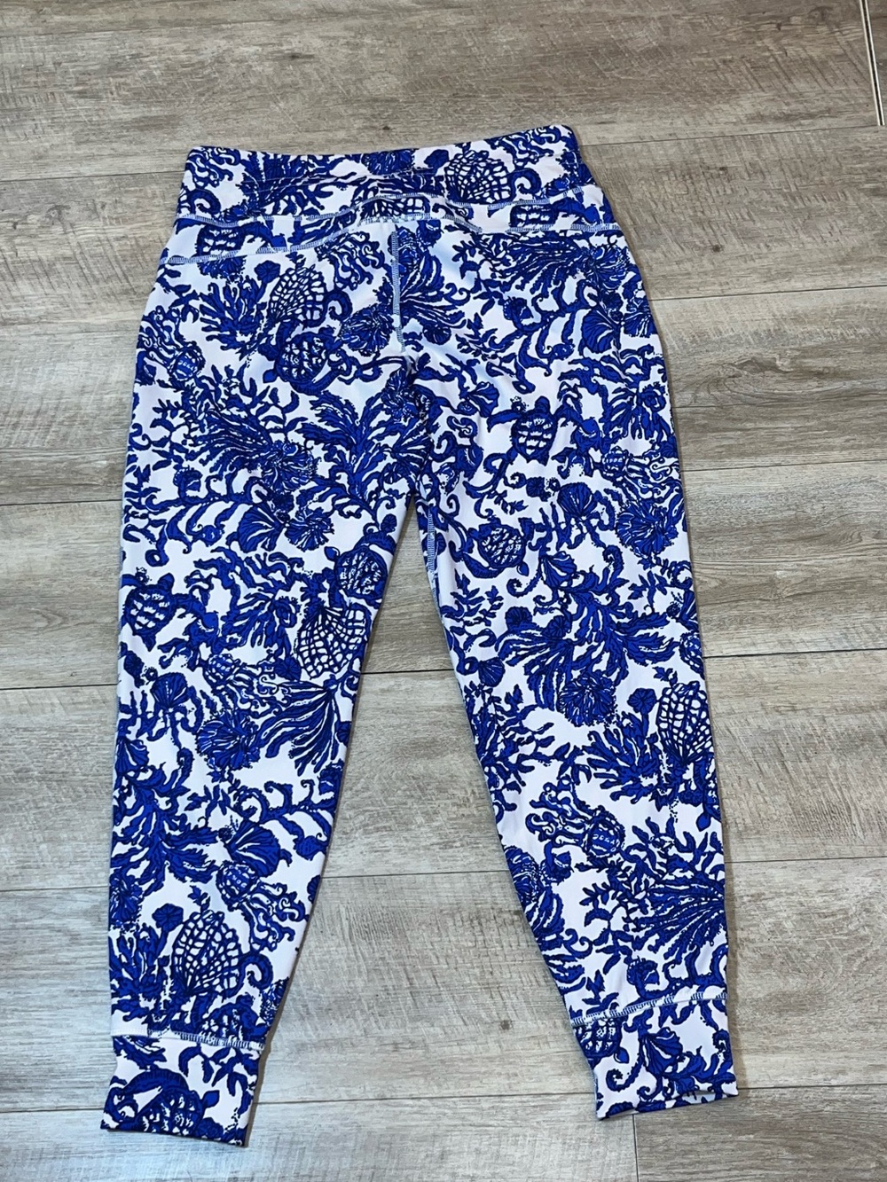 Lilly Pulitzer Luxletic UPF 50+ Island Jogger Deeper Coconut Ride With Me Size L - Picture 9 of 9